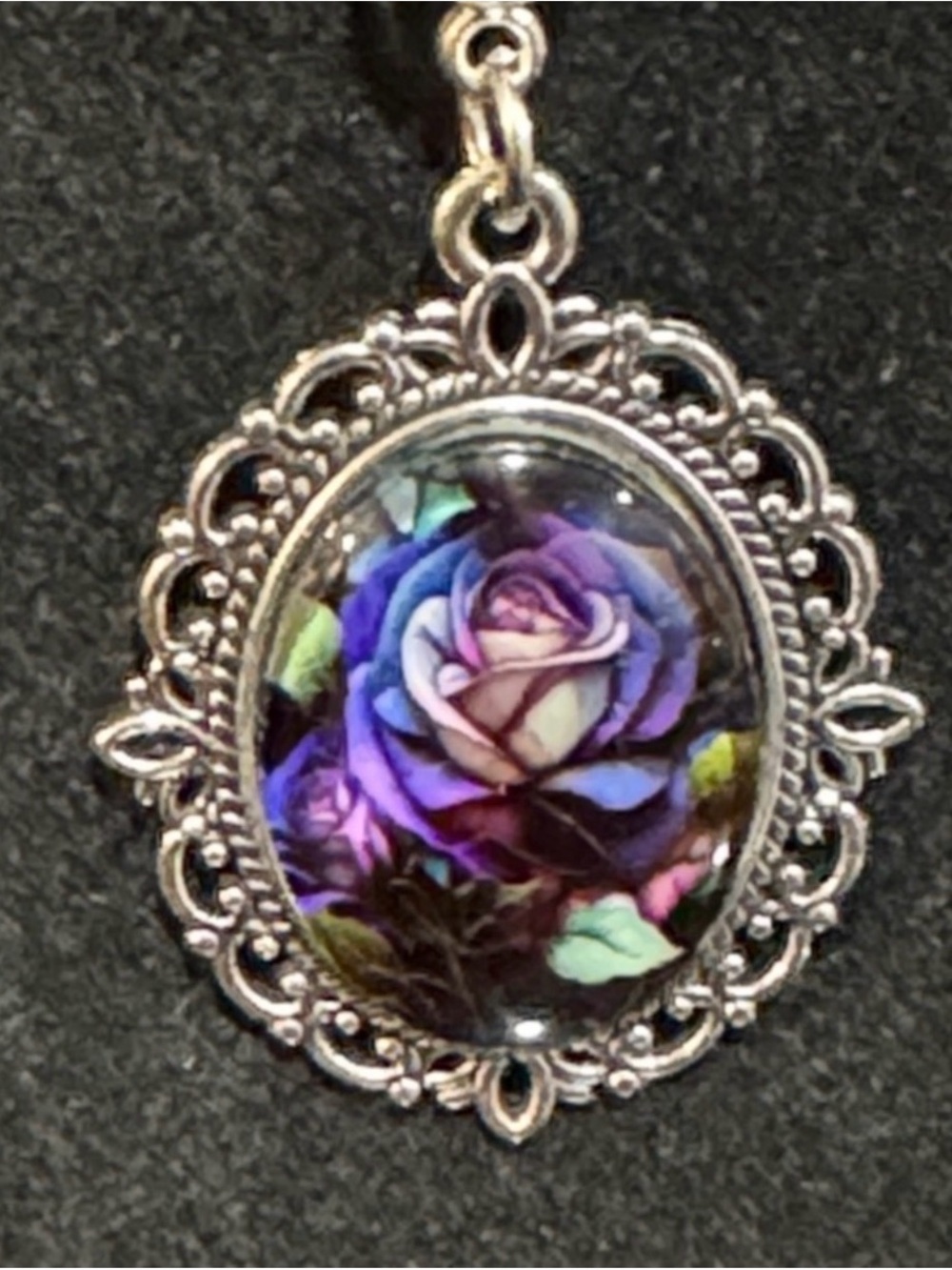 Vintage-Style Purple Rose Pendant Necklace 20 inches - Picture 2 of 3